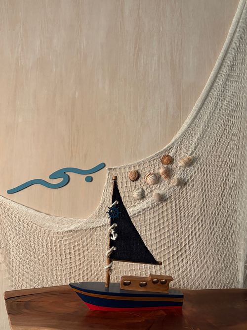 Bahr Sailing Safina 02 model boat with detailed sailboat design on a white background